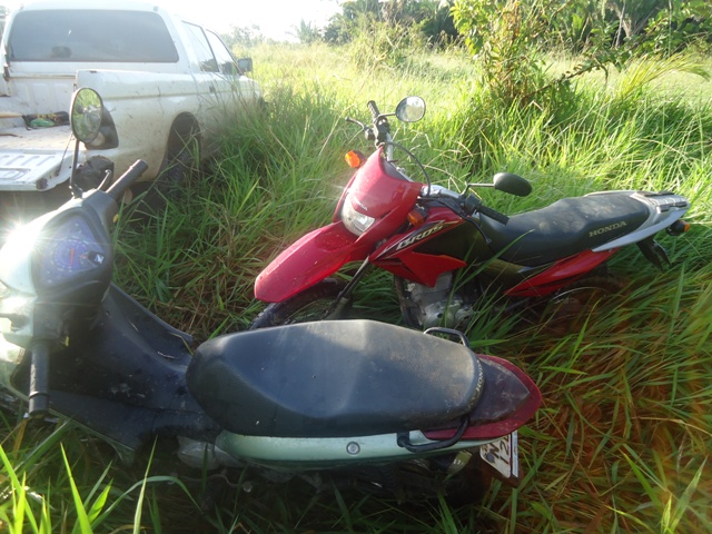 Militares do 6º BPM lotados na 3ª CIA em Nova Mamoré recuperam duas motos e prendem quatro homens