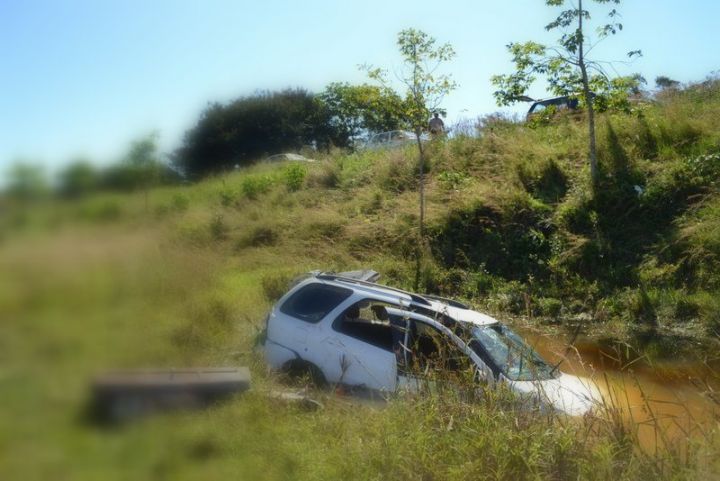 Médico morre em grave acidente na BR 364 - Fotos