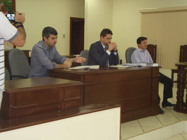 Justiça eleitoral promove reunião com representantes de partidos políticos de Guajará-Mirim e Nova Mamoré.