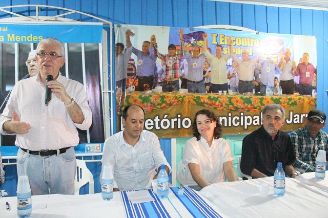 Moreira Mendes inaugura sede do PSD em Jaru e visita as bases