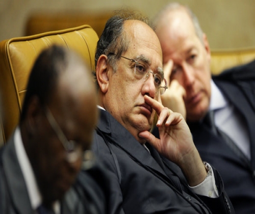 Mensalão: Advogados questionam por que Lula não foi investigado