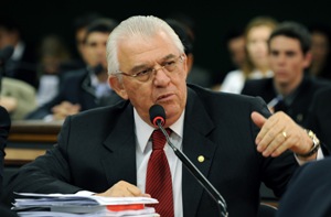 Moreira Mendes quer legislação moderna para seguros no país