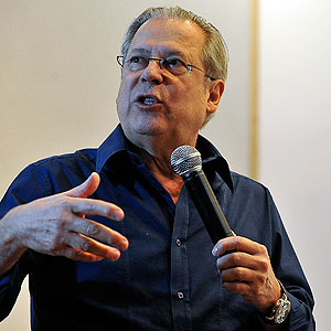 STF condena Dirceu a 10 anos e 10 meses de prisão por crimes no mensalão