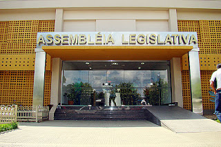 Apenas sete deputados vão a sessão em véspera de feriado prolongado