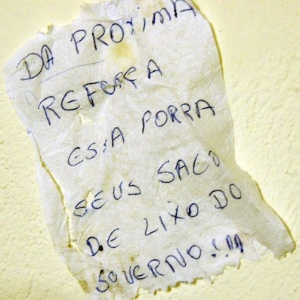 Presos fogem de cadeia, ironizam facilidade e deixam bilhete sugerindo 