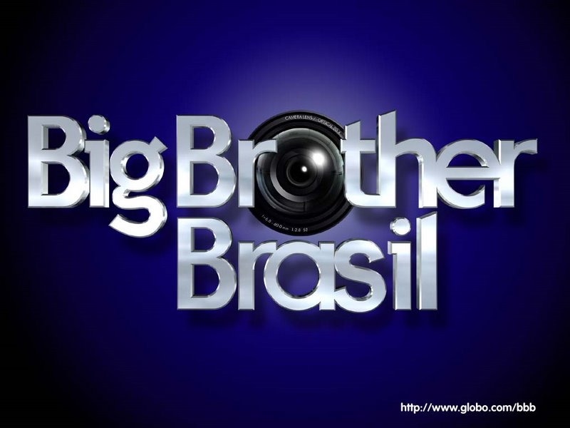 Eliminada do 'BBB13' fica de calcinha no palco do 'Mais Você'