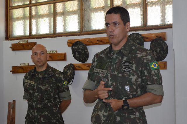 Novo comandante do 6º BIS reúne imprensa e pede apoio - Fotos