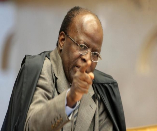 Joaquim Barbosa cobra dos tribunais a aplicação da ficha limpa no Judiciário