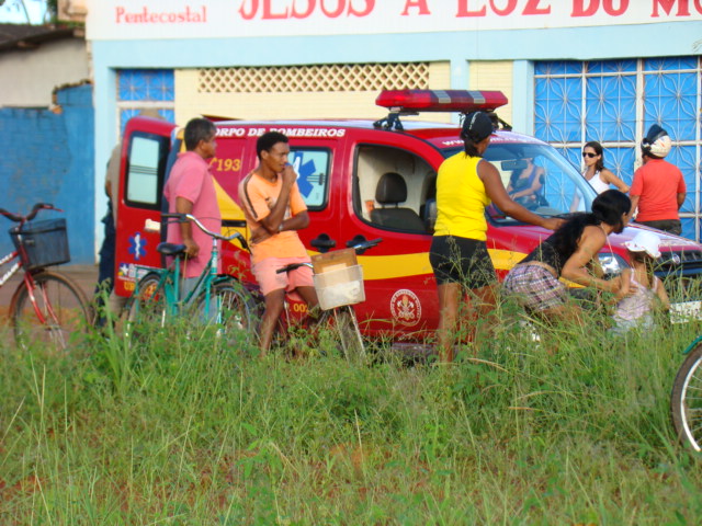 Criança de dois meses morre em casa, após a mãe ter fugido do hospital com a criança.