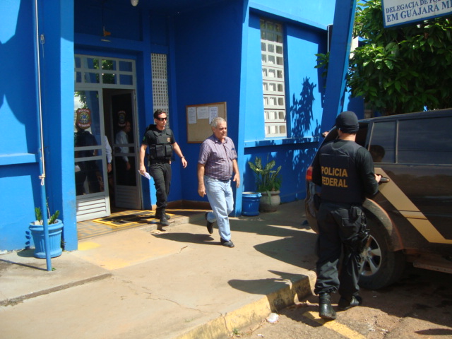 Polícia Federal prende ex-prefeito e vereador de Guajará-Mirim, RO