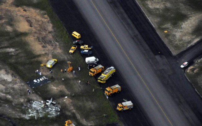 Aeronave explode e mata duas pessoas no aeroporto de Manaus