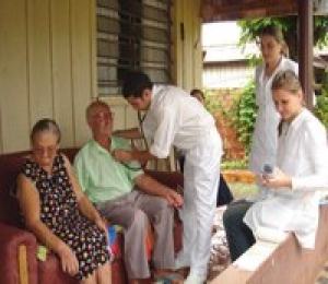 Senado autoriza que médico militar atue na rede pública