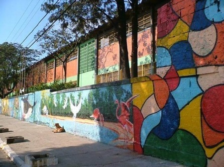 Alunos de escola estadual são pegos fazendo sexo em sala de aula