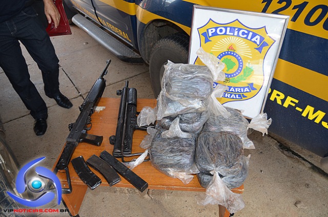 PRF e PM prendem 2 homens com uma submetralhadora e um fuzil, mais de 10 kg de pasta base