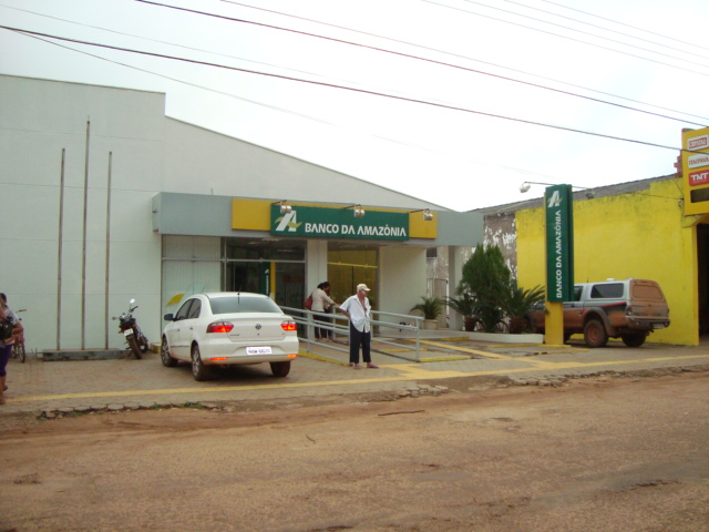 INÉDITO: AGÊNCIA DO BASA É ARROMBADA EM GUAJARÁ