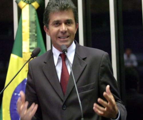Ainda com dívida com a Justiça eleitoral, Expedito Junior lança pré-candidatura ao Governo