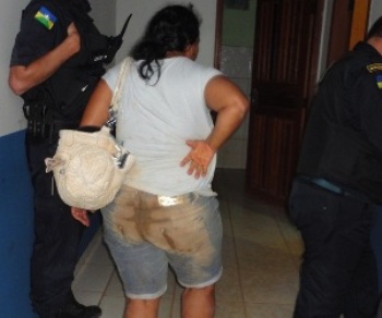 Mulher vai cobrar dívida e acaba molestada sexualmente