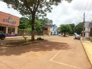 Cheia de rio prejudica comércio em Guajará-Mirim, RO, diz associação