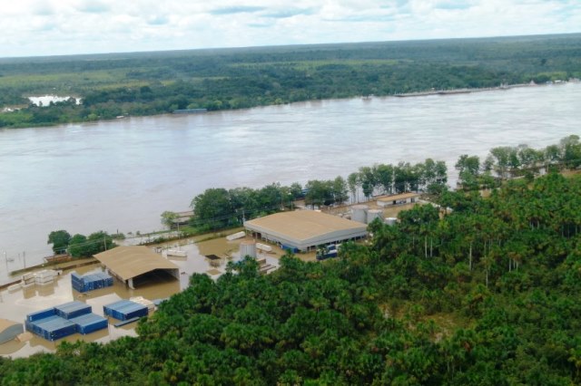 CHEIA  Com 19,50 metros rio Madeira apresenta estabilidade e balsa volta a funcionar na BR-364