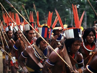 INDIOS REALIZAM PROTESTOS E FECHAM ESTRADA NO IATA