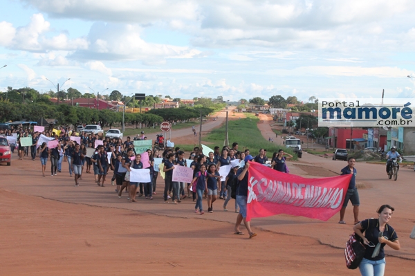ALUNOS DAS ESCOLAS ESTADUAIS DE NOVA MAMORÉ REIVINDICAM CLIMATIZAÇÃO DAS SALAS DE AULAS