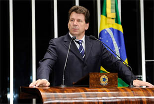 Ivo Cassol critica modelo político brasileiro e propõe mudanças