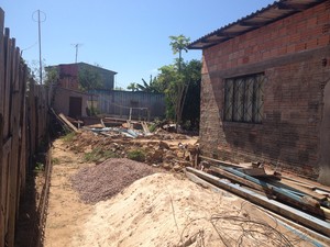 Parede de casa cai e fere gravemente morador de Guajará-Mirim, RO