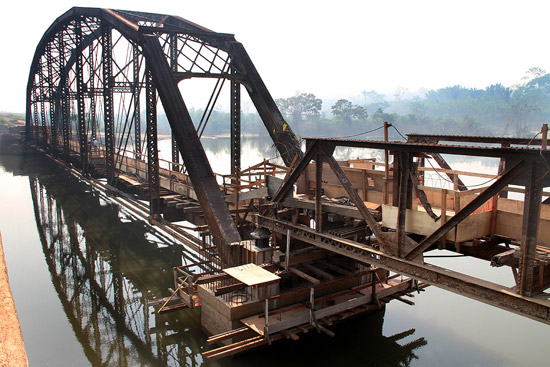 Obras de elevação da ponte ferroviária de Jacy-Paraná já estão na metade
