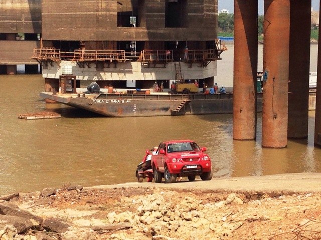 Homem comete suicídio após se jogar de ponte do Rio Madeira