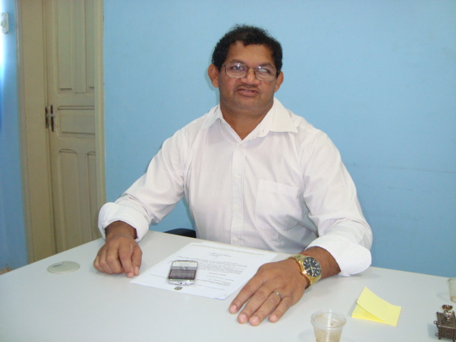 VEREADOR SAÚDA PROFESSORES PELA PASSAGEM DO SEU DIA