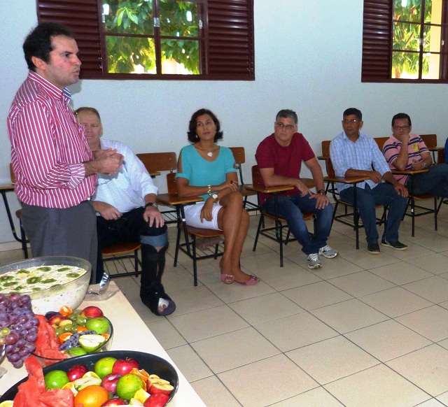 UNIR DE GUAJARÁ CELEBRA DIA DO SERVIDOR PÚBLICO