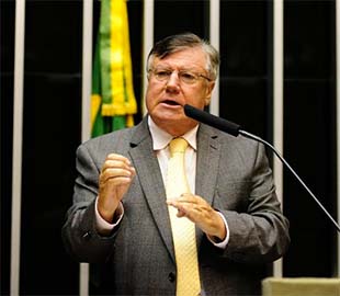 Amir Lando diz que o governo abriu um novo saco de maldades contra os servidores que aguardam pela transposição