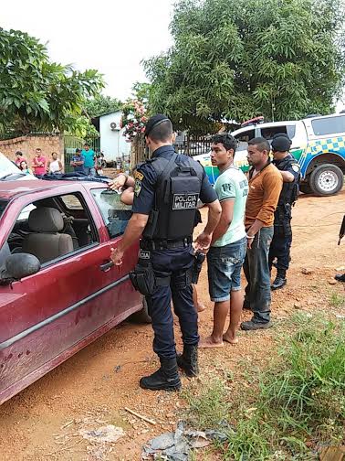 Homem leva tiros em residência e seu corpo seria levado para longe da cidade