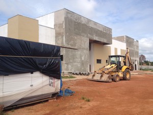 Vigia de hospital é baleado na cabeça e tem celular roubado, em RO